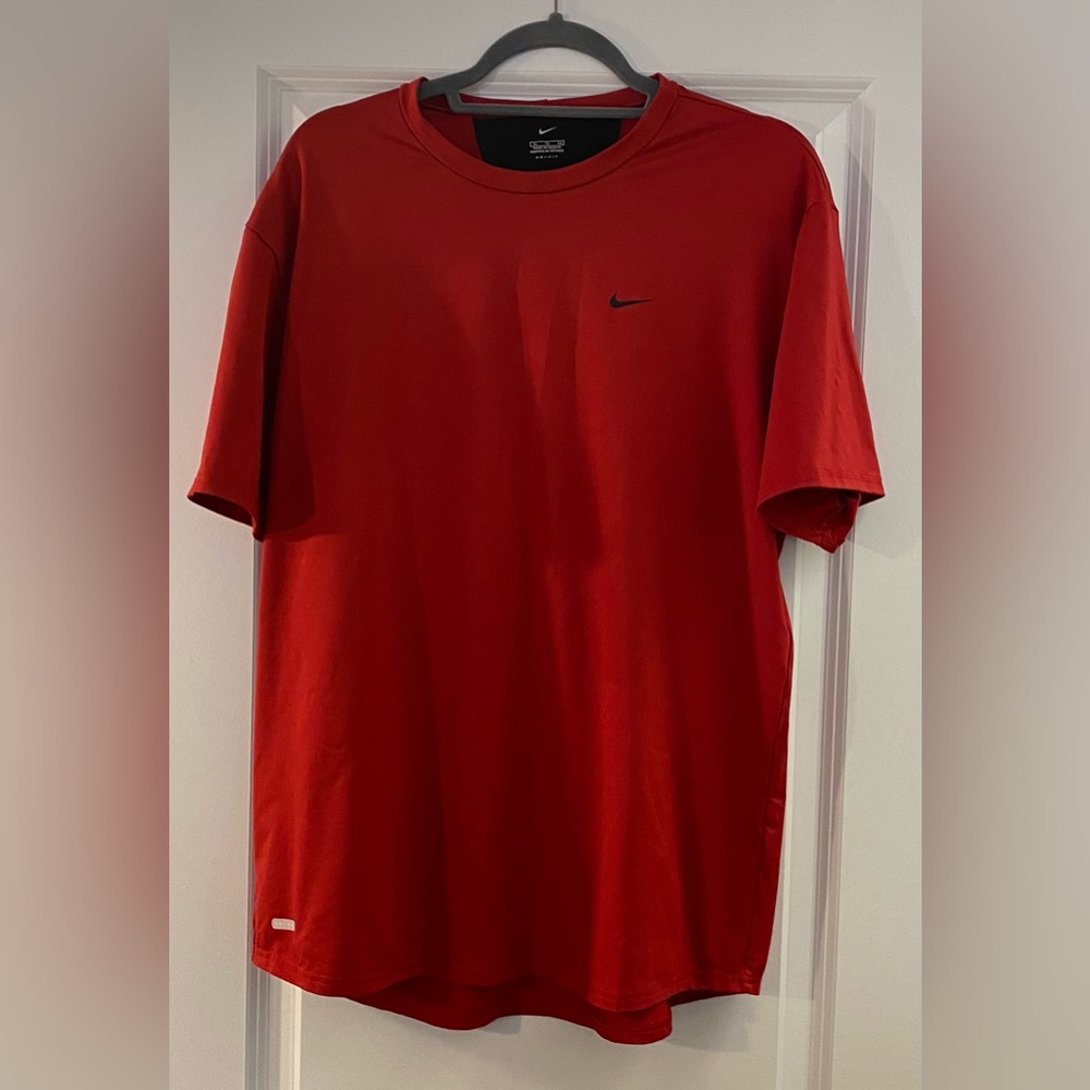 Nike Dri-Fit T-Shirt / Athletic Tee Red / Black - Sz XL - Gently Used Condition